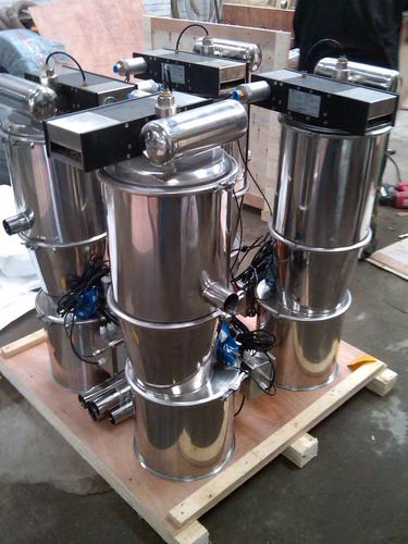 高效無塵 現(xiàn)代粉末上料機的應(yīng)用與優(yōu)勢